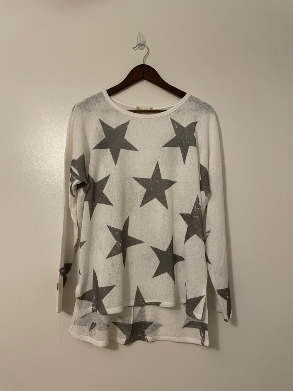 Altar’d State White and Gray Star Print Long Sleeve High-Low Knit Tunic Top